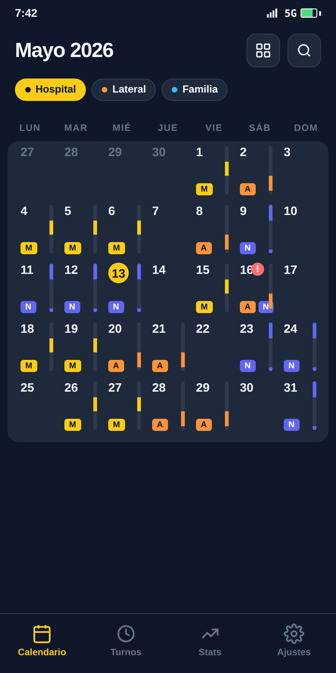 Calendario mensual de Kuadri con turnos pintados.